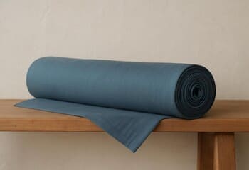 Lehva mavisi pamuk rulosu: mat ve dingin yüzey