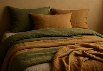 Earth Nest seti: zeytin ve toprak tonlarında sıcak katmanlar