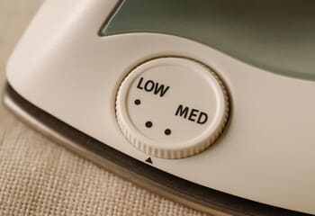 Ütü ısı ayarı: düşük konum